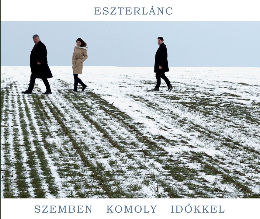 Szemben-Komoly-Időkkel.jpg