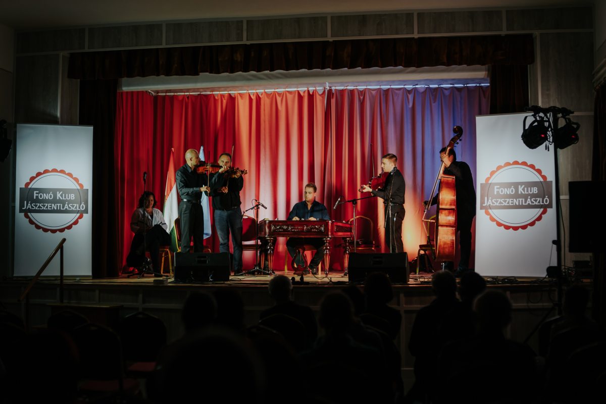 fono-klub-jaszszentlaszlo.jpg