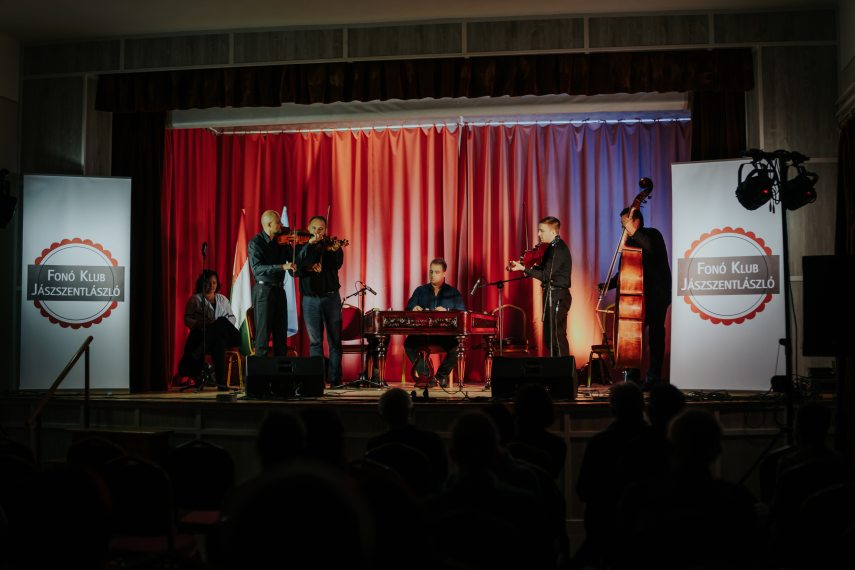 fono-klub-jaszszentlaszlo.jpg