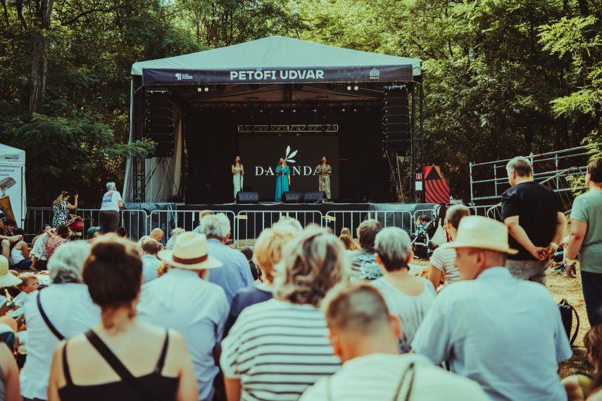 Művészetek Völgye, Petőfi udvar 2025 - Dalinda.jpg